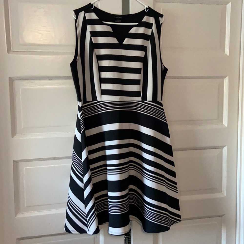 Torrid black & white dress